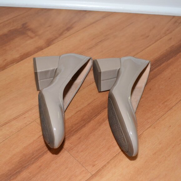 Vionic Women’s Carmel Patent Leather Chunky Comfort Round Toe Heel Taupe 6 wide - Picture 9 of 12